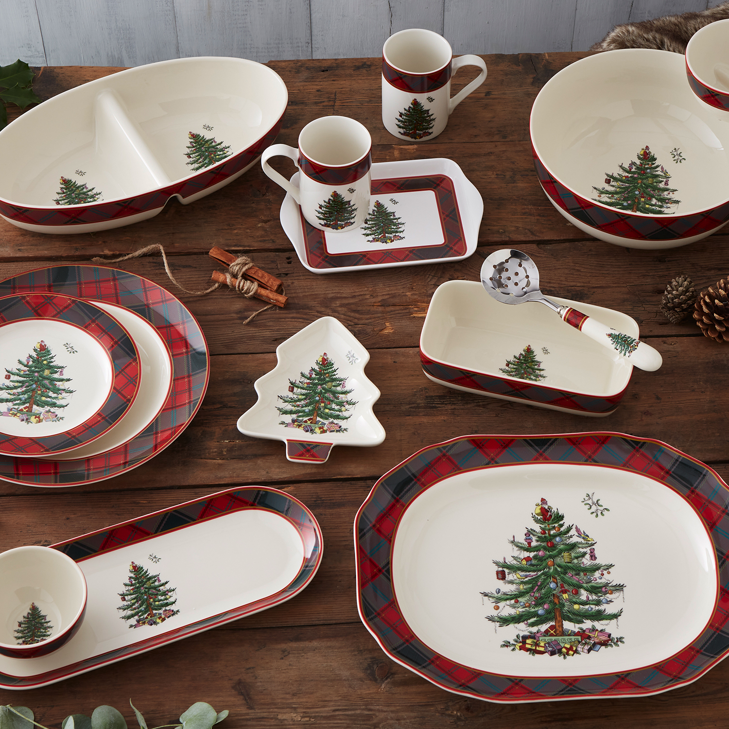 Christmas Tree Tartan Tiered Chip & Dip image number null